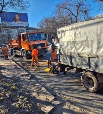 В Одесі комунальники розпочали роботи з відновлення дорожньої інфраструктури, - ФОТО