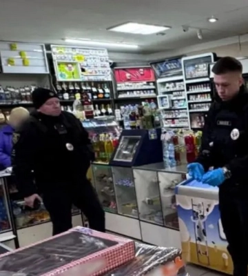 Під Києвом чоловік влаштував стрілянину в магазині, цілив у полиці з алкоголем