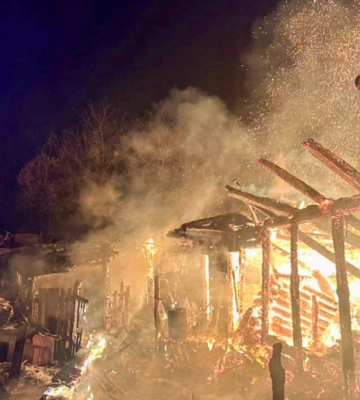 Загинула 15-річна дівчинка, а її батьки зазнали поранень: росіяни вночі атакували Менську громаду на Чернігівщині