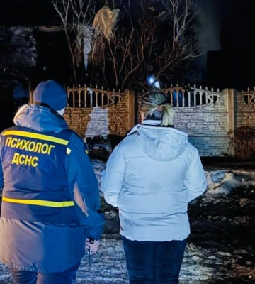 Загинула 15-річна дівчинка, а її батьки зазнали поранень: росіяни вночі атакували Менську громаду на Чернігівщині