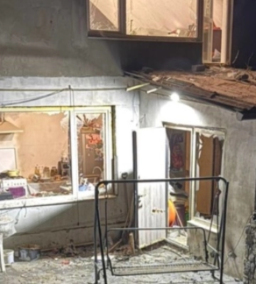 Російський дрон уночі вдарив по селу на Харківщині, троє постраждалих