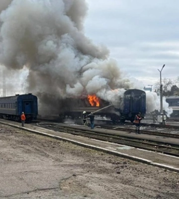 Безпілотник атакував вагон потягу у Миколаєві