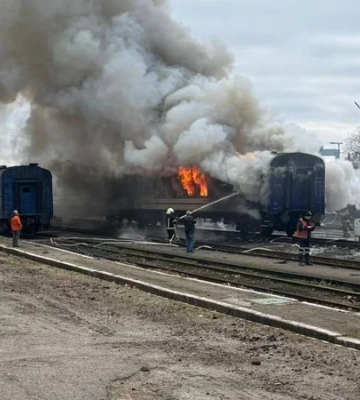Россия ударила дроном по поезду в Николаеве — фото
