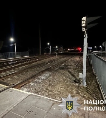 В Ірпені під колесами пасажирського потяга загинув чоловік