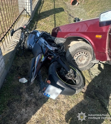 На Львівщині внаслідок зіткнення з легковиком постраждав 40-річний водій мотоциклу. ФОТО
