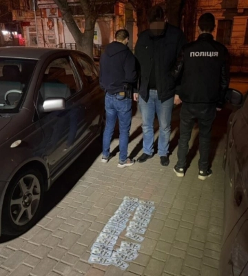 В Одесі медик приватної лікарні за хабар обіцяв допомогти оформити інвалідність для ухилення від мобілізації