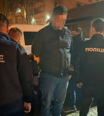 16 тисяч доларів за фейкову інвалідність: на Одещині затримали сімейного лікаря за зловживання впливом