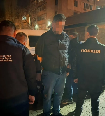 16 тисяч доларів за фейкову інвалідність: на Одещині затримали сімейного лікаря за зловживання впливом