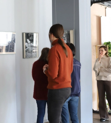 Небо, архітектура і люди: у Полтаві відкрили фотовиставку «Падіння у висоту»