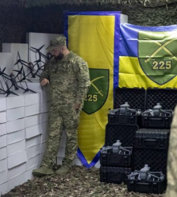 Бійці 225 окремого штурмового полку отримали 3100 БПЛА різного типу від громади Києва