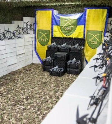 Бійці 225 окремого штурмового полку отримали 3100 БПЛА різного типу від громади Києва