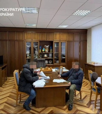 На Житомирщині викрили службовців, які намагалися підробити документи для незаконної рубки 178 сосен