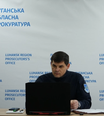 Земля на Київщині та понад 100 тисяч доларів «під подушкою». Що декларує родина головного прокурора Луганщини Сергія Василини