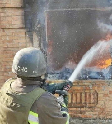 Армія РФ атакувала три райони Дніпропетровщини: четверо людей поранені