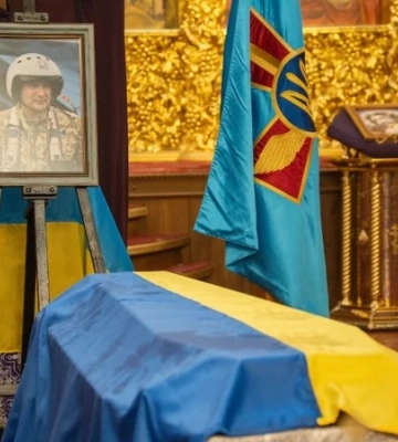Із полеглим комбригом 39 бригади, Героєм України Олександром Довгачем попрощалися у Житомирі. ФОТОрепортаж