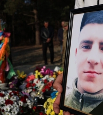 Війна забрала ще одне молоде життя: на Волині попрощалися із захисником Богданом Дідиком