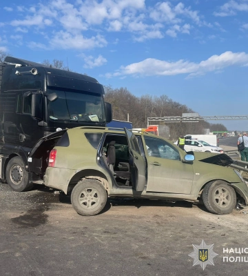 Смертельне зіткнення вантажівки та легковика під Львовом