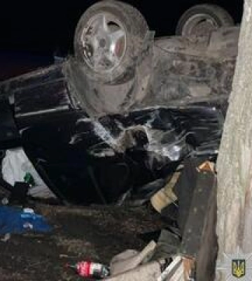 Під Кременчуком автівка перекинулась на дах: водій загинув