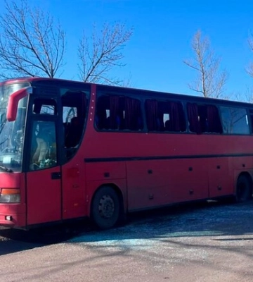 Войска РФ ударили дроном по рейсовому автобусу Харьков – Великий Бурлук, есть погибшие и раненые