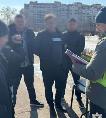 За $10 тисяч обіцяв виїзд за кордон ухилянту "під виглядом священника": у Києві затримали ділка
