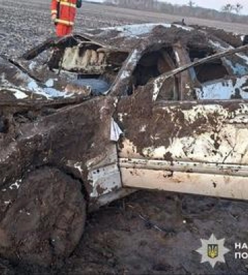 Під Кременчуком автівка перекинулась на дах: водій загинув