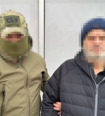 СБУ викрила подружжя, яке коригувало атаки рф по Херсону та закликало захопити місто