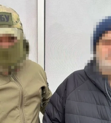 СБУ викрила подружжя, яке коригувало атаки РФ по Херсону та закликало до захоплення міста