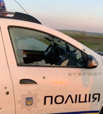 Дрон рф атакував патрульний автомобіль у Запоріжжі, постравждав поліцейський