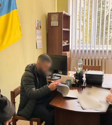 Привласнив донати на ЗСУ: на Хмельниччині керівник благодійного фонду отримав підозру