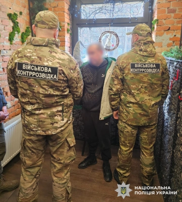 У Києві затримано «ділка», який за гроші пропонував військовому «списання» та виїзд за кордон