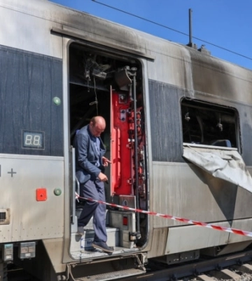 Россия атаковала железную дорогу в двух областях и ранила машиниста с помощником