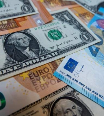 Курс у банках пішов вниз: скільки коштують євро і долар 14 березня