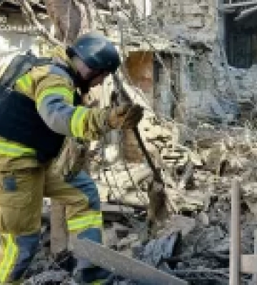 Рятувальники врятували жінок після обстрілу в Херсоні