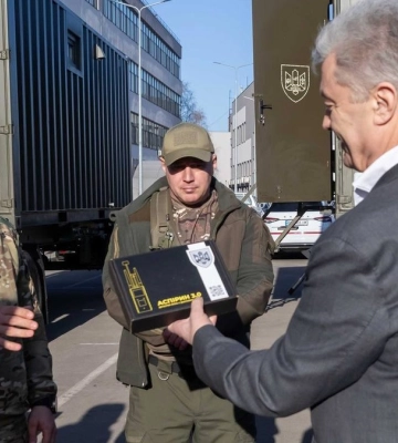 Порошенко передав техніку і дрони у 19 підрозділів Сил оборони