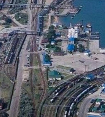 Використовують для логістики з Кримом. Сили спецоперацій уразили російський порт "Кавказ" у Керченській протоці