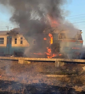 Дрон РФ попал в пассажирский поезд возле Сум