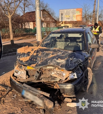 У Житомирі внаслідок потрійної ДТП постраждали водії двох автомобілів. ФОТО