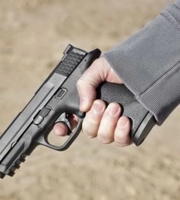 У Луцьку підліток стріляв із пістолета у громадському місці