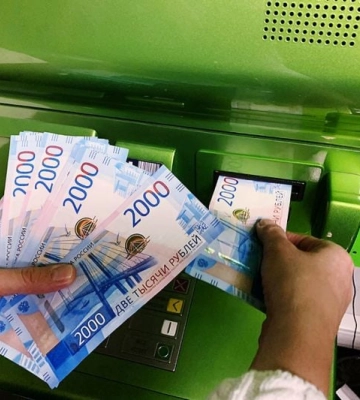 В оккупированном Мелитополе женщина украла из банкомата 41 тысячу