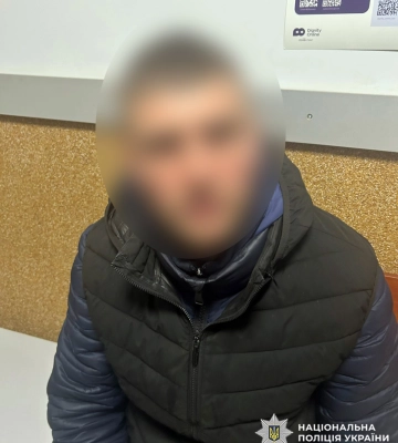 На Хмельниччині поліцейські взяли у кайданки чергового вуличного наркодилера