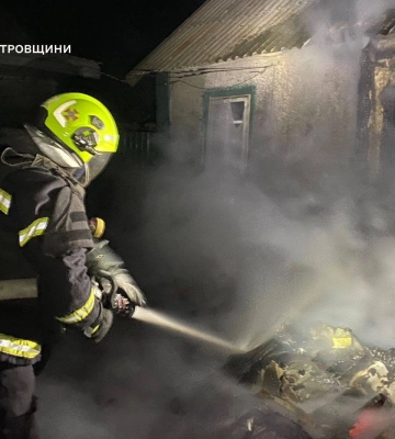 Ворог атакував Дніпропетровщину артилерією та безпілотниками: постраждала 71-річна жінка