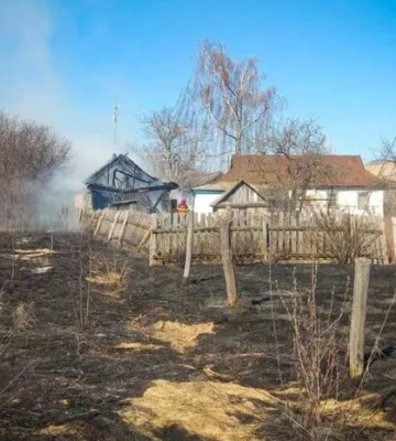 На Вишгородщині подружжя спалило господарчу будівлю, прибираючи в садку