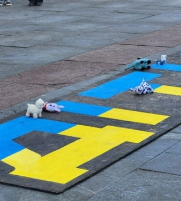 У Житомирі вшанували пам’ять загиблих внаслідок авіаудару по Маріупольському драмтеатру