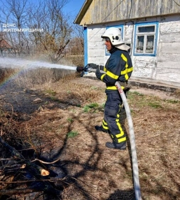 У Бердичеві під час пожежі в гаражі травмувалися троє людей