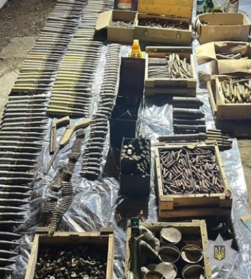 Масштабні обшуки на Тернопільщині: поліція викрила схему торгівлі зброєю