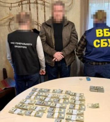 Двух заместителей начальников областных СБУ задержали на взятке в $620 тысяч