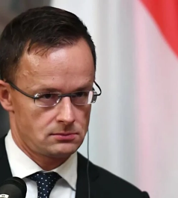 Дипломатичні галюцинації Сійярто: у МЗС України дотепно висміяли фантазії угорського колеги