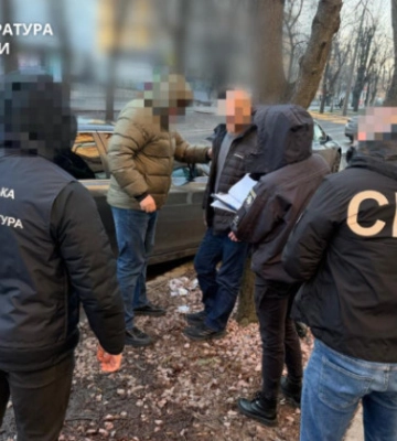 В Черкассах разоблачили мужчину, который организовывал выезд за границу уклонистов через фиктивный брак