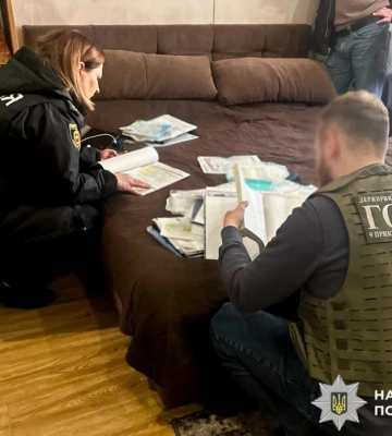 У Рівному псевдопосередник вимагав від підприємиці 30 000$ за «вирішення питання»