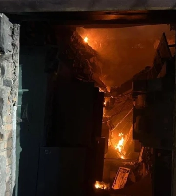 Росіяни вдарили поблизу терміналу "Нової пошти" у Запоріжжі: 8 потерпілих